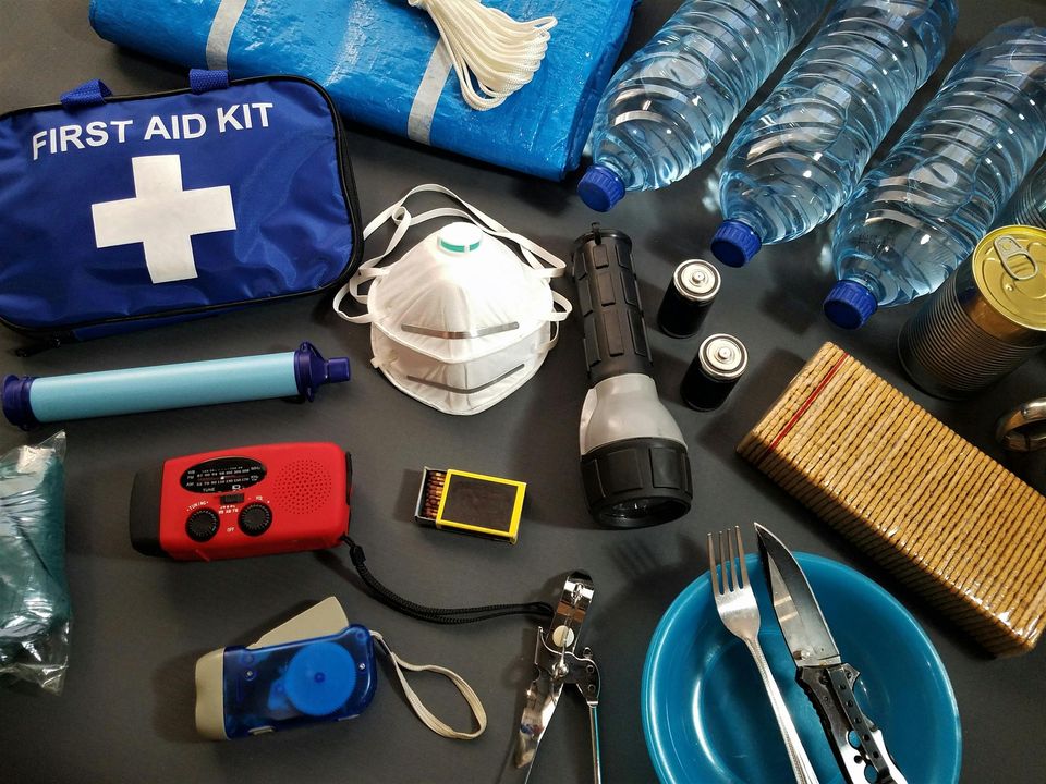 Prepare an emergency kit 